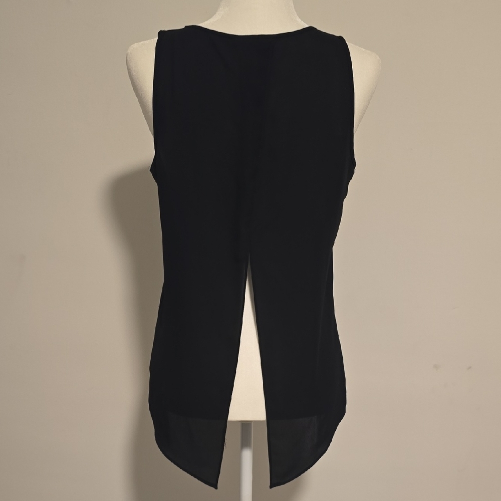 Express Elegant Black Sleeveless Top - Picture 2 of 6